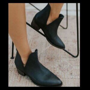 Free People Charm Double V Navy Blue Ankle Boots Sz 10